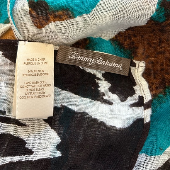 Tommy Bahama Large Linen Scarf/Wrap - Picture 2 of 4